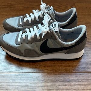 Nike Black and Gray Pegasus 83 Shoes - mens 10.5